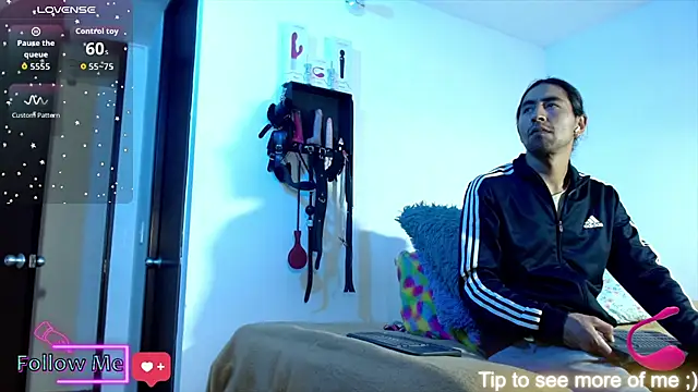 KiddyEvaa666999 online show from 11/17/25, 08:02