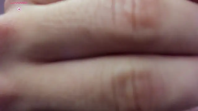 Snapshot of RoyConstance chatting on 07/04/26, 04:33 RoyConstance online show from 07/04/26, 04:33