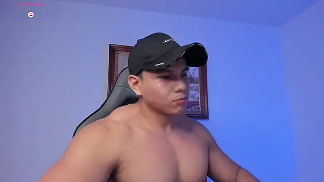 Snapshot of RoyConstance chatting on 03/03/26, 03:13 RoyConstance online show from 03/03/26, 03:13