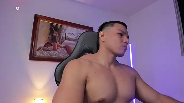 Snapshot of RoyConstance chatting on 07/11/26, 03:18 RoyConstance online show from 07/11/26, 03:18