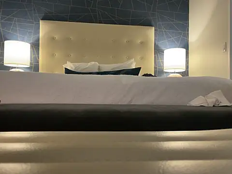 longdonglyxh online show from 10/25/25, 10:10