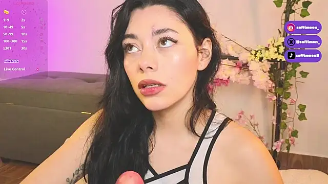 Snapshot of Soffimoon_ chatting on 10/02/25, 02:37 Soffimoon online show from 10/02/25, 02:37