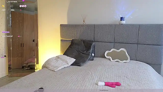 Soffimoon  online show from 03/16/26, 09:17