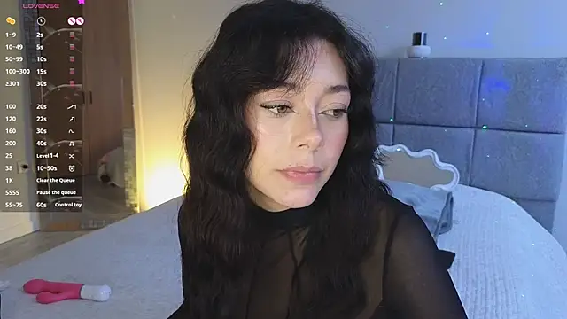 Soffimoon  online show from 04/16/26, 09:39