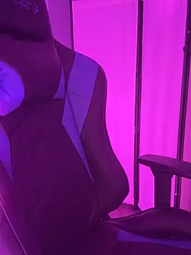 Snapshot of shomeagudtyme chatting on 12/18/24, 06:03 shomeagudtyme online show from 12/18/24, 06:03