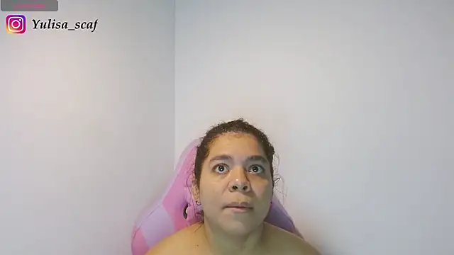 yulissa18 online show from 04/28/26, 05:50