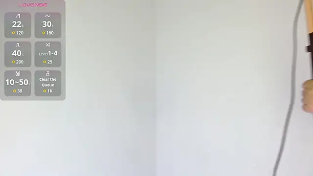 yulissa18 online show from 10/31/25, 05:37