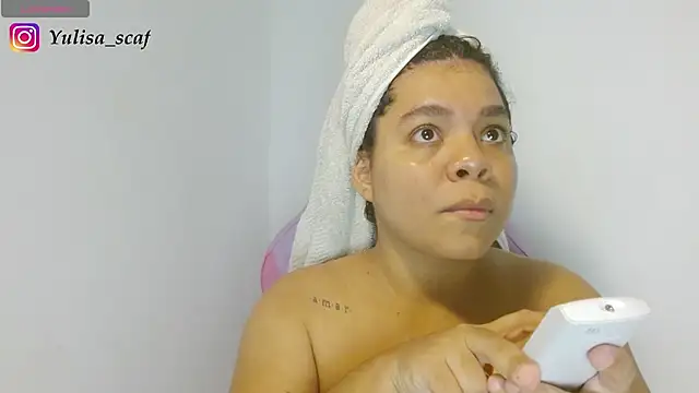 yulissa18 online show from 05/19/26, 01:43