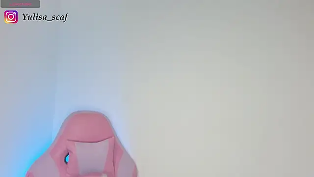 yulissa18 online show from 05/19/26, 01:56