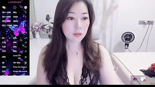 Snapshot of Crystal_Wings chatting on 05/24/26, 11:54 Crystal Wings online show from 05/24/26, 11:54