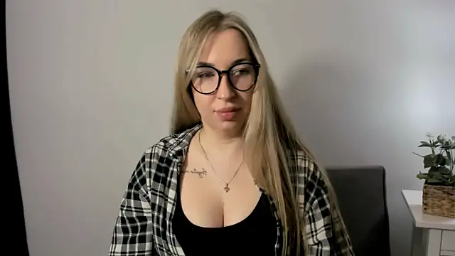 AriaDesire online show from 03/15/26, 07:37