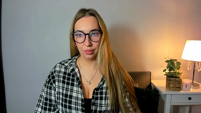 AriaDesire online show from 12/20/25, 06:16