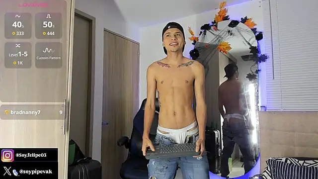 soyander03  online show from 10/24/25, 09:41