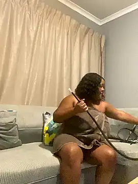 Snapshot of Missmoox24 chatting on 11/06/25, 02:04 Missmoox24 online show from 11/06/25, 02:04