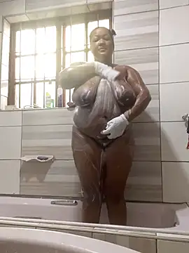 Snapshot of Missmoox24 chatting on 09/13/25, 11:21 Missmoox24 online show from 09/13/25, 11:21