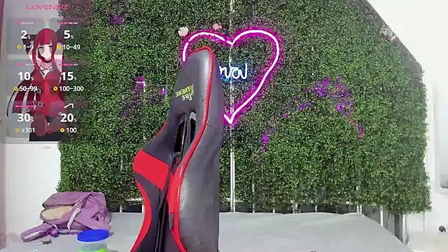 Snapshot of valentina_0_ chatting on 12/15/25, 09:20 valentina 0 online show from 12/15/25, 09:20