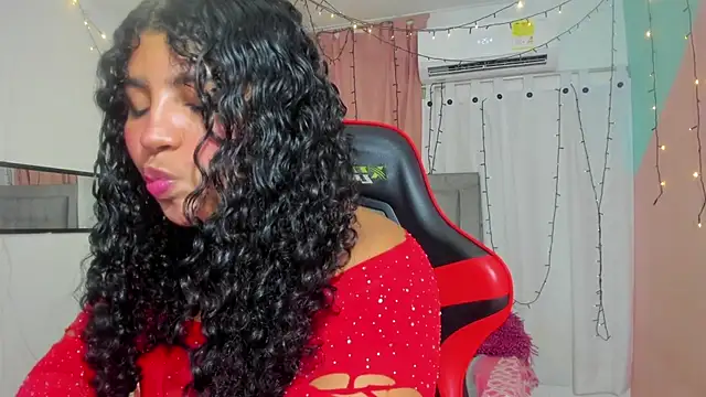 Snapshot of valentina_0_ chatting on 03/15/25, 06:36 valentina 0 online show from 03/15/25, 06:36