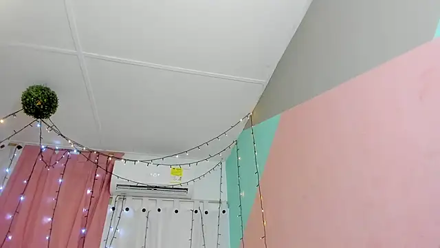 Snapshot of valentina_0_ chatting on 03/02/25, 05:12 valentina 0 online show from 03/02/25, 05:12