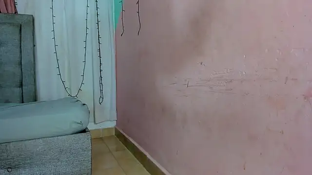 Snapshot of valentina_0_ chatting on 10/26/25, 03:40 valentina 0 online show from 10/26/25, 03:40