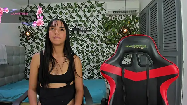 valentina 0  online show from 02/06/26, 01:29