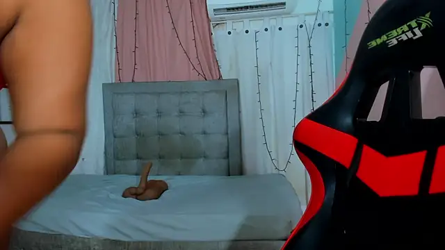 Snapshot of valentina_0_ chatting on 10/28/25, 03:29 valentina 0 online show from 10/28/25, 03:29