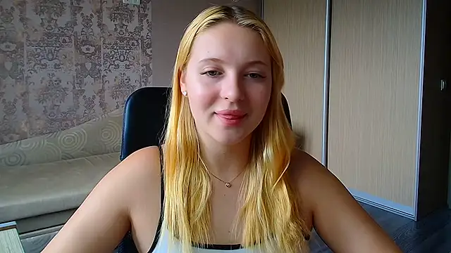 Snapshot of Milka_kiss_ chatting on 07/11/26, 12:49 Milka kiss online show from 07/11/26, 12:49