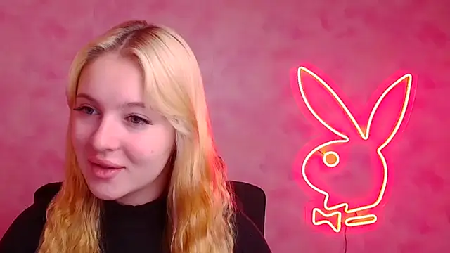 Snapshot of Milka_kiss_ chatting on 11/04/25, 06:50 Milka kiss online show from 11/04/25, 06:50