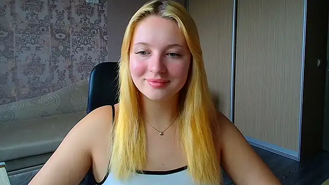 Snapshot of Milka_kiss_ chatting on 07/13/26, 07:51 Milka kiss online show from 07/13/26, 07:51