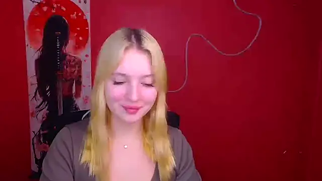 Snapshot of Milka_kiss_ chatting on 11/19/25, 07:19 Milka kiss online show from 11/19/25, 07:19