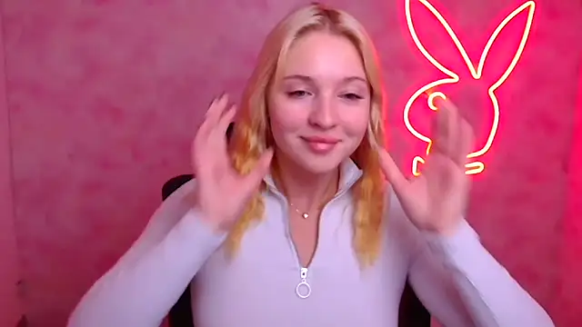 Snapshot of Milka_kiss_ chatting on 09/30/25, 06:08 Milka kiss online show from 09/30/25, 06:08