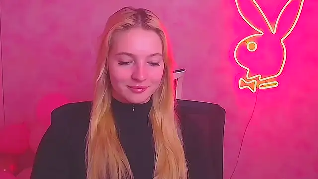 Snapshot of Milka_kiss_ chatting on 02/22/25, 12:29 Milka kiss online show from 02/22/25, 12:29