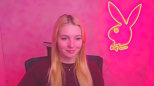 Snapshot of Milka_kiss_ chatting on 02/10/25, 07:04 Milka kiss online show from 02/10/25, 07:04
