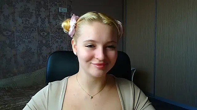 Milka kiss  online show from 03/13/26, 08:52