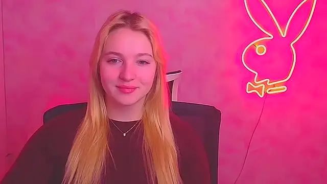 Snapshot of Milka_kiss_ chatting on 02/28/25, 07:05 Milka kiss online show from 02/28/25, 07:05