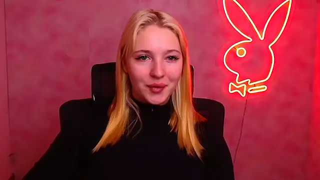 Snapshot of Milka_kiss_ chatting on 10/04/25, 11:45 Milka kiss online show from 10/04/25, 11:45