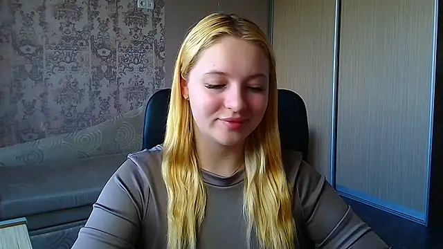 Snapshot of Milka_kiss_ chatting on 06/27/26, 07:25 Milka kiss online show from 06/27/26, 07:25