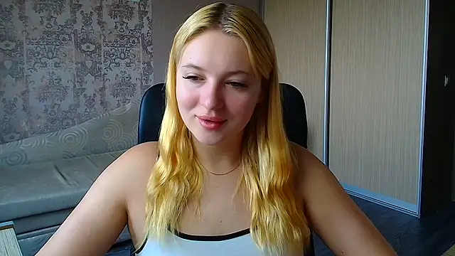 Snapshot of Milka_kiss_ chatting on 06/29/26, 10:11 Milka kiss online show from 06/29/26, 10:11