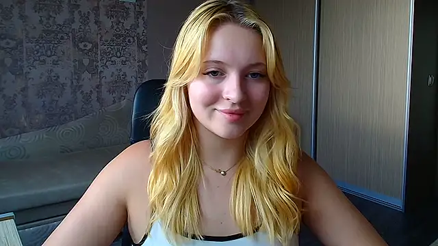 Snapshot of Milka_kiss_ chatting on 07/06/26, 04:09 Milka kiss online show from 07/06/26, 04:09