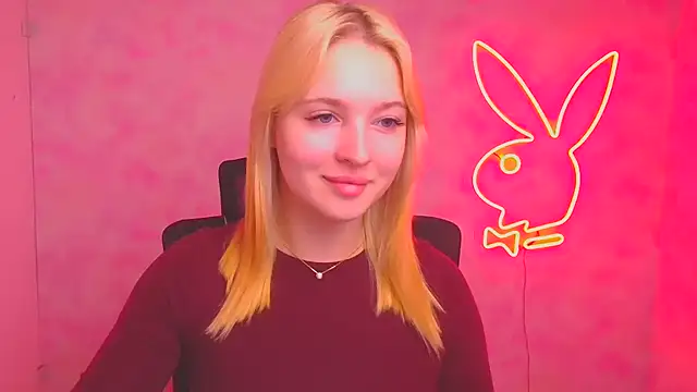 Snapshot of Milka_kiss_ chatting on 10/16/25, 11:29 Milka kiss online show from 10/16/25, 11:29