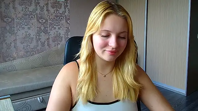 Snapshot of Milka_kiss_ chatting on 07/06/26, 10:00 Milka kiss online show from 07/06/26, 10:00