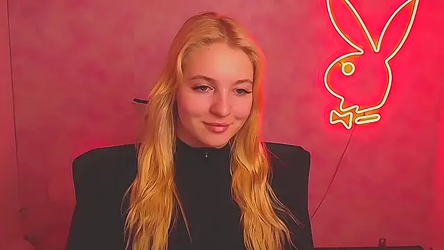 Snapshot of Milka_kiss_ chatting on 03/16/25, 09:49 Milka kiss online show from 03/16/25, 09:49
