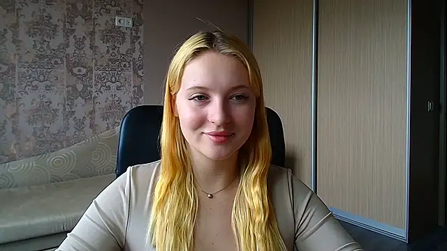 Snapshot of Milka_kiss_ chatting on 07/10/26, 12:27 Milka kiss online show from 07/10/26, 12:27