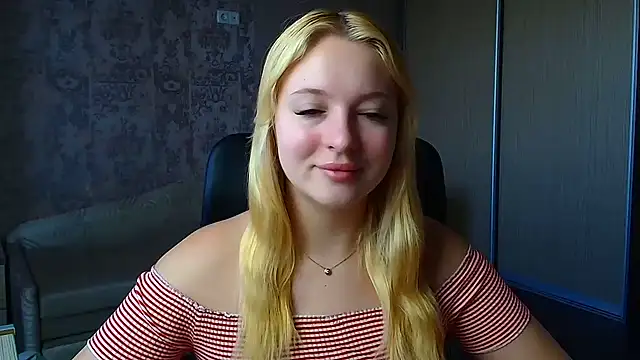 Snapshot of Milka_kiss_ chatting on 06/12/26, 05:27 Milka kiss online show from 06/12/26, 05:27