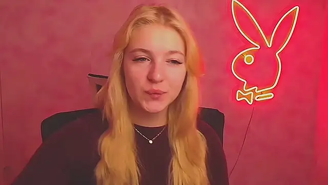 Snapshot of Milka_kiss_ chatting on 03/15/25, 06:58 Milka kiss online show from 03/15/25, 06:58