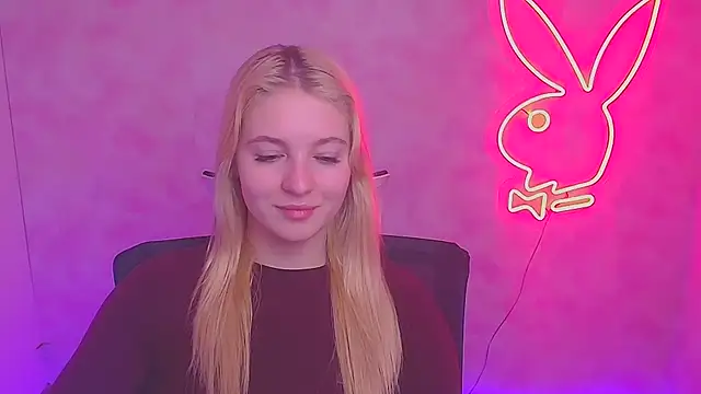 Snapshot of Milka_kiss_ chatting on 02/04/25, 10:32 Milka kiss online show from 02/04/25, 10:32