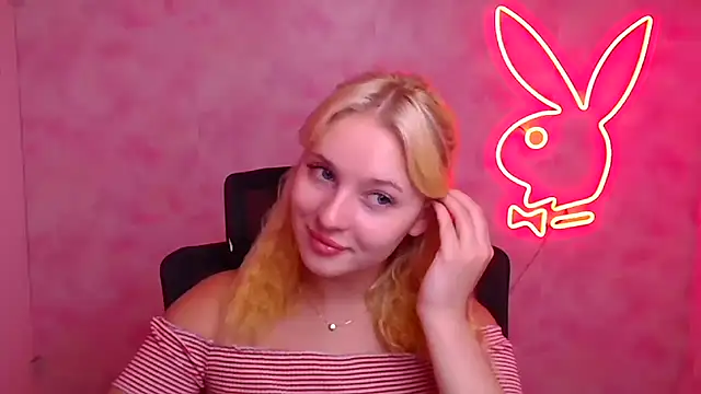 Snapshot of Milka_kiss_ chatting on 09/27/25, 11:16 Milka kiss online show from 09/27/25, 11:16