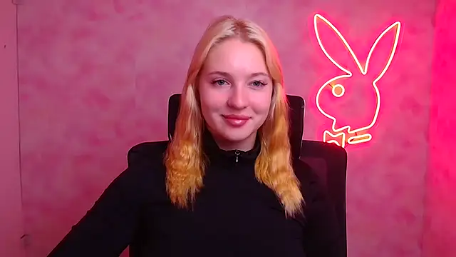 Snapshot of Milka_kiss_ chatting on 09/24/25, 05:47 Milka kiss online show from 09/24/25, 05:47