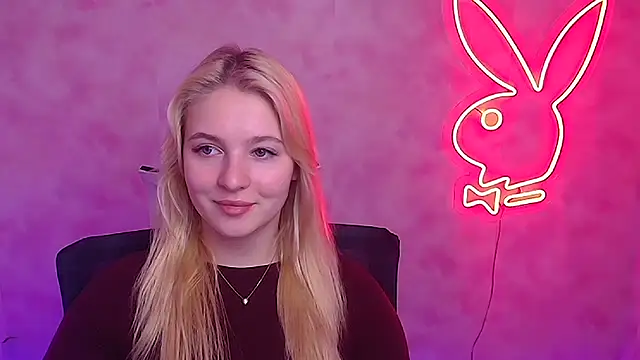 Snapshot of Milka_kiss_ chatting on 02/06/25, 10:04 Milka kiss online show from 02/06/25, 10:04