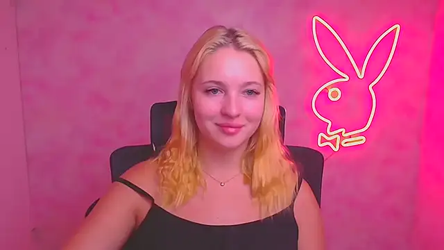 Snapshot of Milka_kiss_ chatting on 09/13/25, 06:57 Milka kiss online show from 09/13/25, 06:57