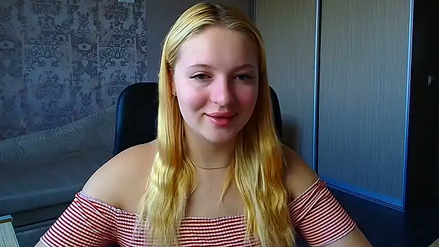 Snapshot of Milka_kiss_ chatting on 06/30/26, 08:25 Milka kiss online show from 06/30/26, 08:25